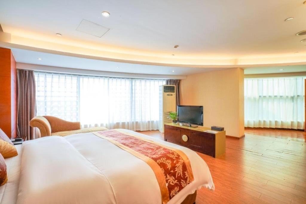 ฟีนิกซ์ ฮอตสปริง รีสอร์ต ซูโจว Hotel Zhangjiagang ภายนอก รูปภาพ